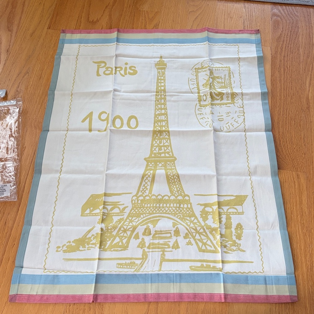 Isadora Paris kitchen towel Paris Eiffel Tower NWT/NIP - Picture 1 of 6